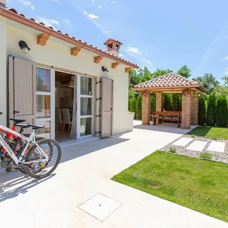 カントリーハウス Small Old House *