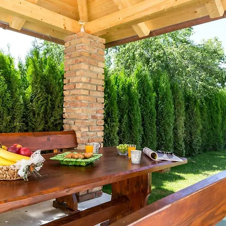 Small Old House Casa di campagna *