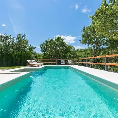 Small Old House Country house *